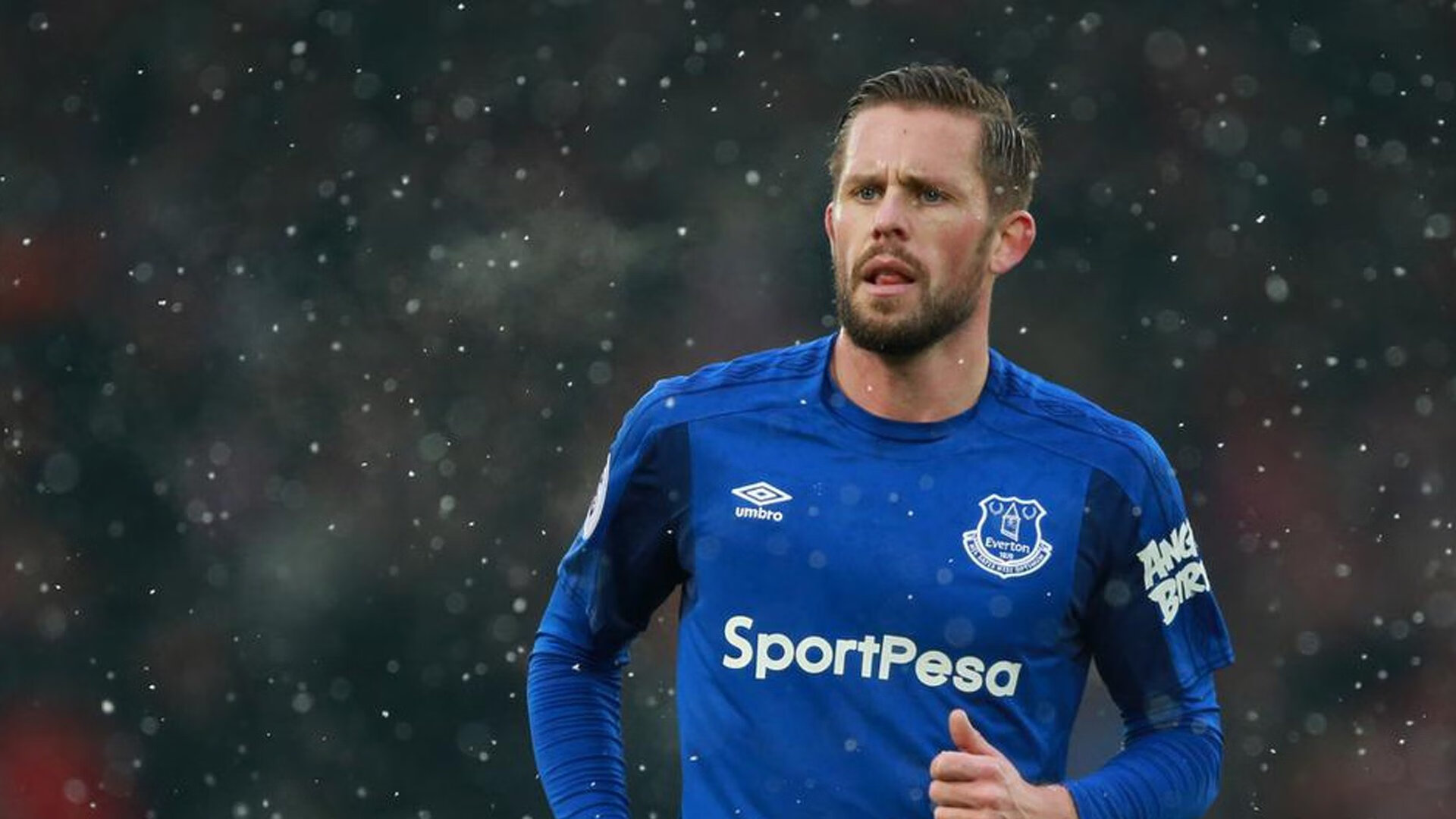 史上最激动人心“冠军决战”：全场燃爆的瞬间，冠军精彩